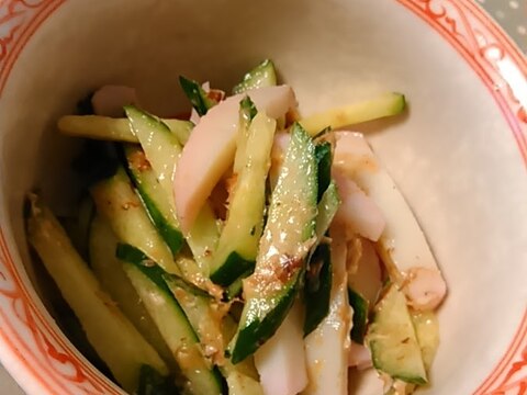 キュウリとかまぼこの和え物